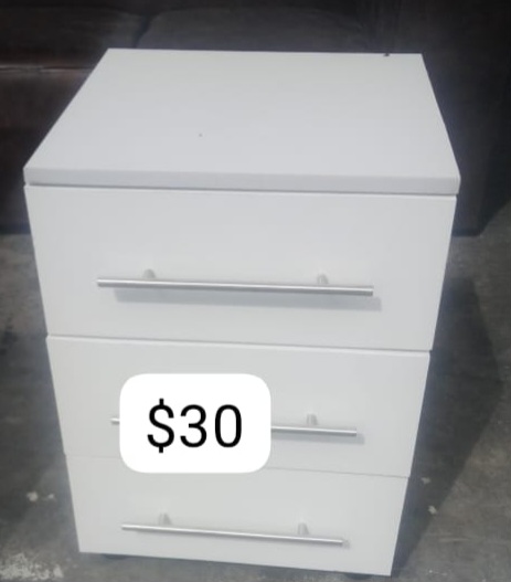 3-Drawer Bedside Cabinet