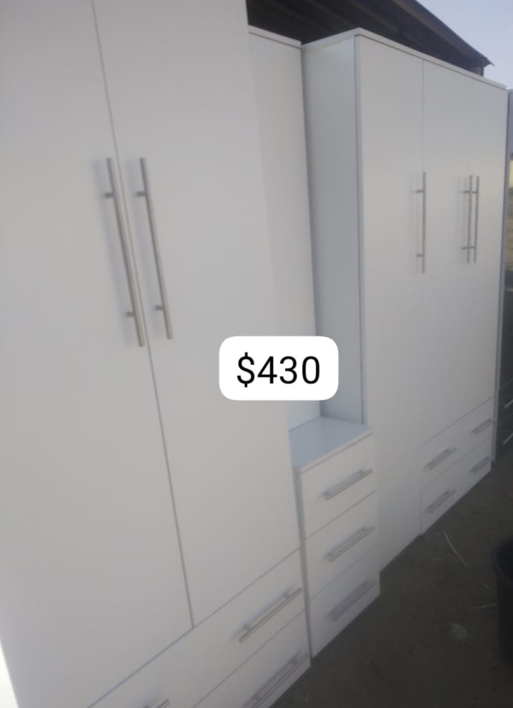 Luxury 3-Door Wardrobe Set