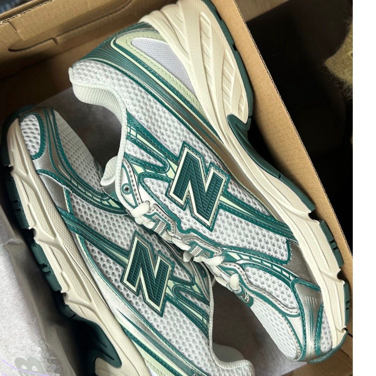New Balance 740