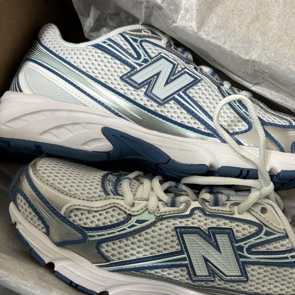 New Balance 740